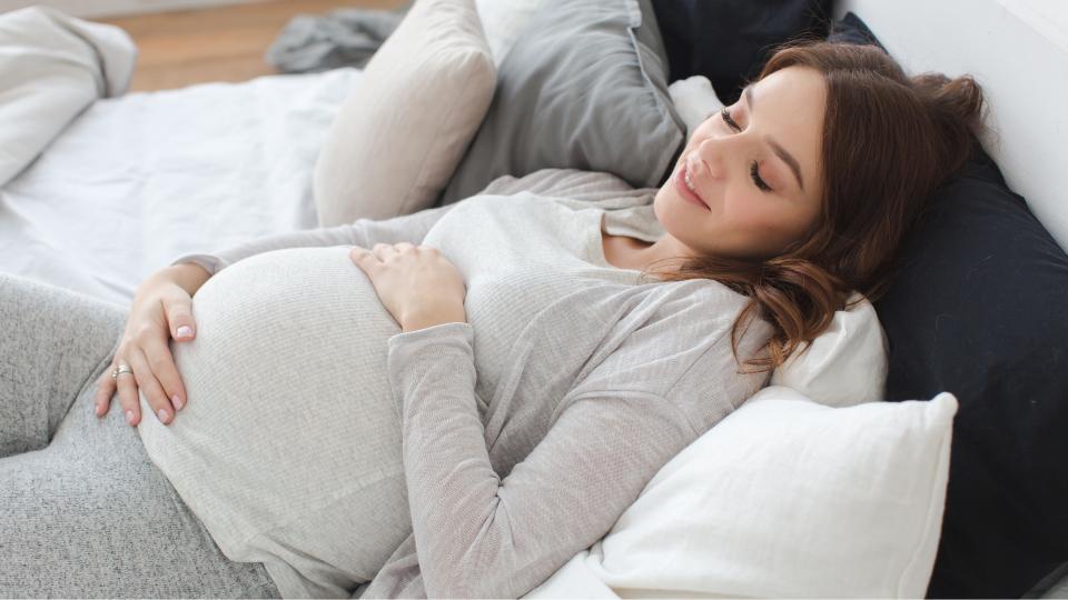 Pregnant lay sleeping. Best Sleep Positions